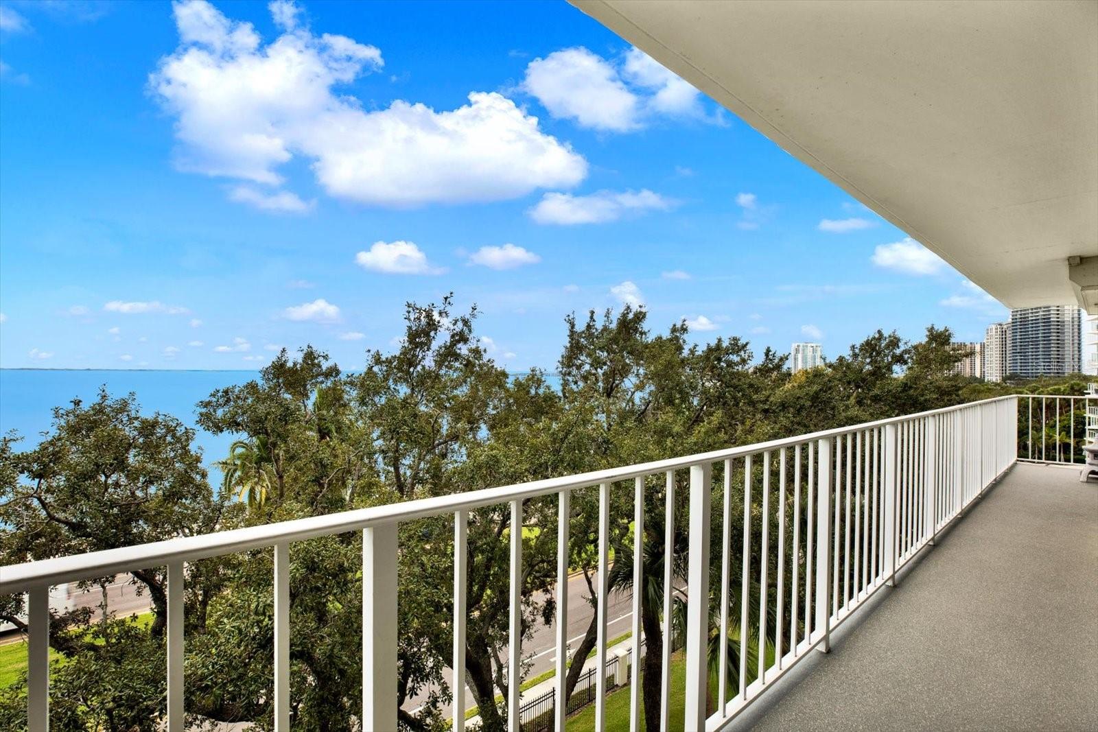 Image 17 of 44 For 2611 Bayshore Boulevard 501