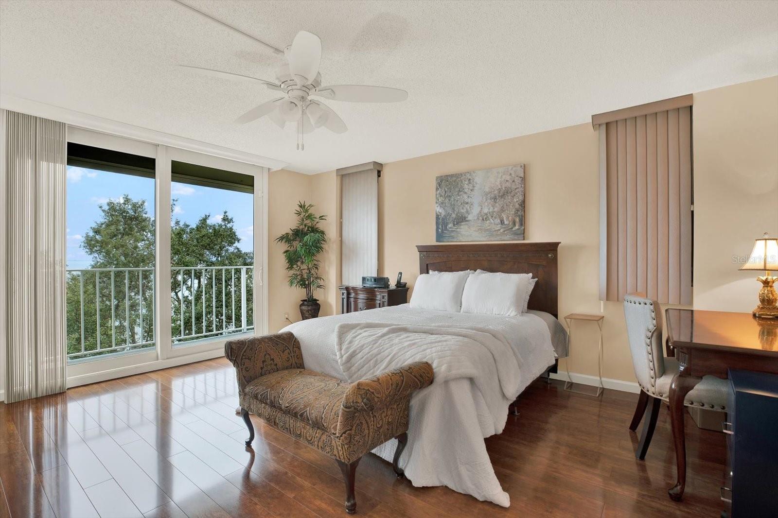 Image 20 of 44 For 2611 Bayshore Boulevard 501