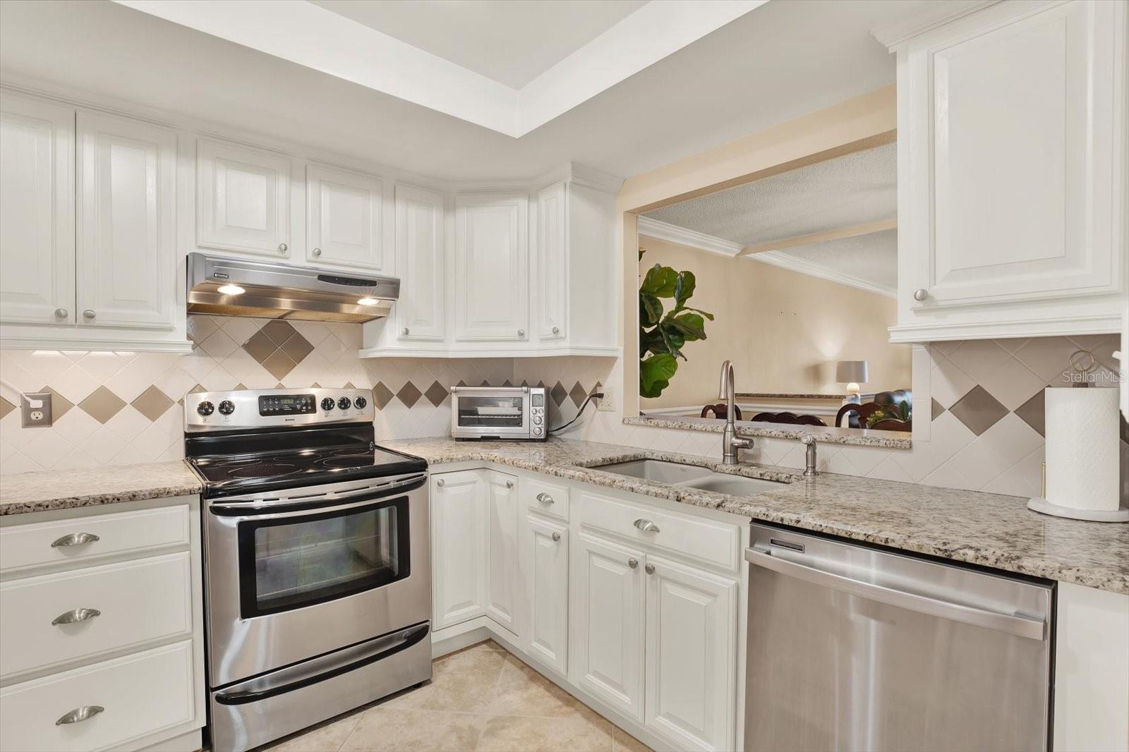 Image 6 of 44 For 2611 Bayshore Boulevard 501