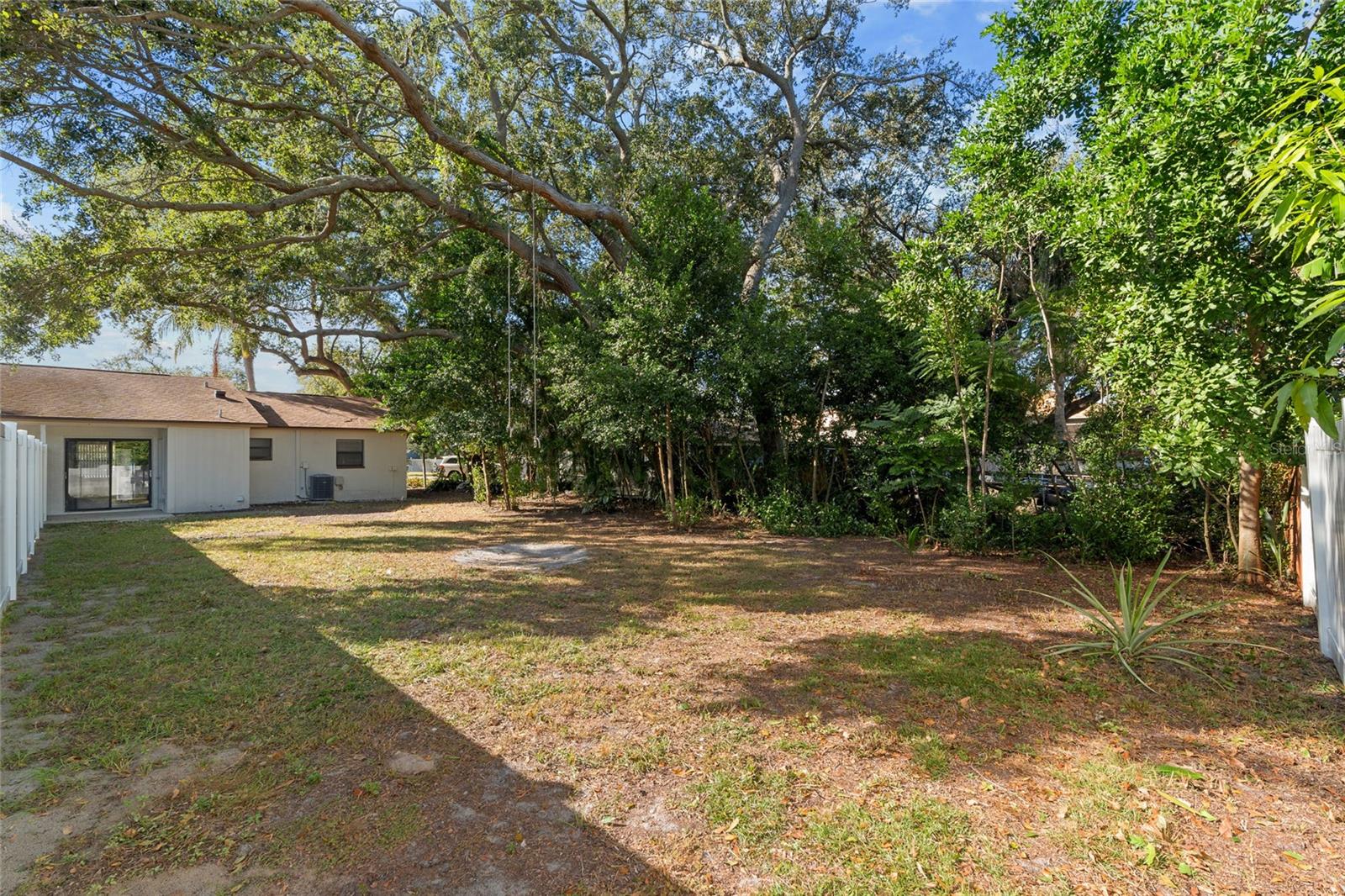 Image 21 of 51 For 2461 Dryer Avenue