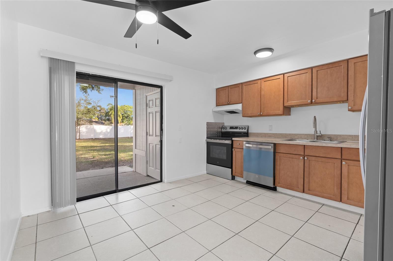 Image 25 of 51 For 2461 Dryer Avenue