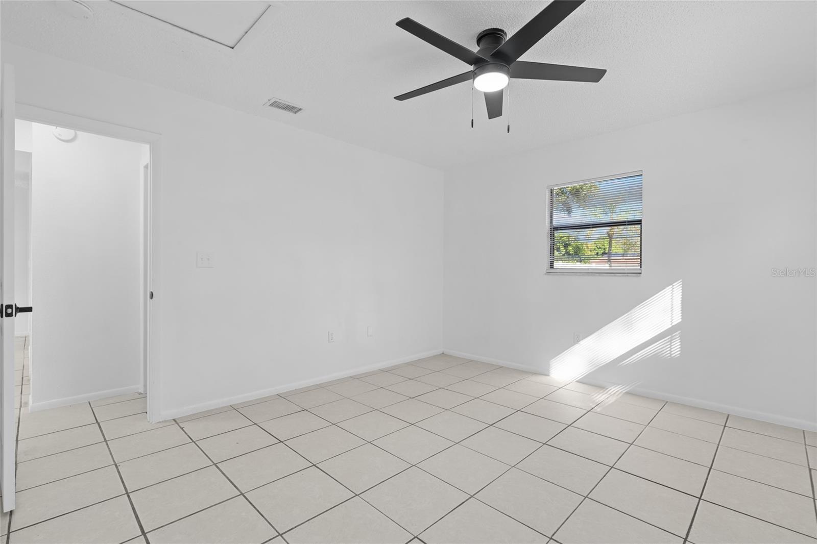 Image 34 of 51 For 2461 Dryer Avenue