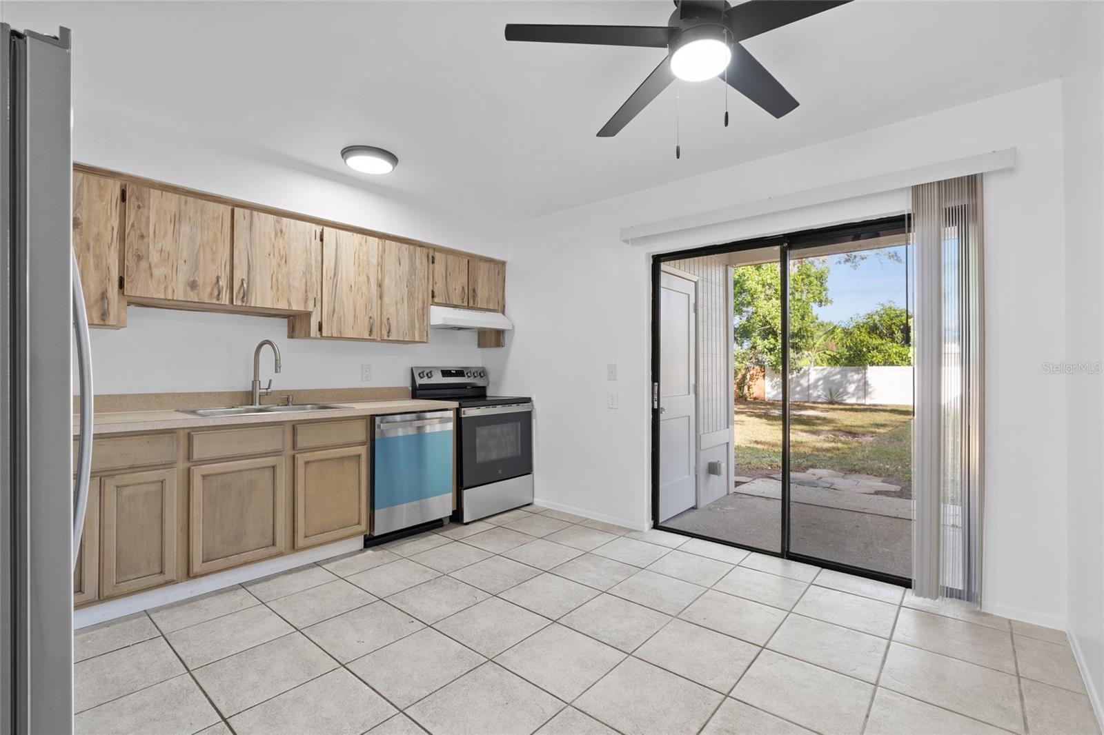 Image 6 of 51 For 2461 Dryer Avenue