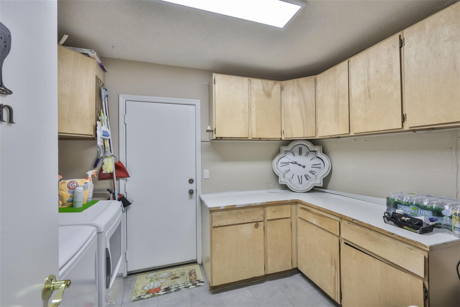 Image 32 of 94 For 2034 Hawkhurst Circle 178