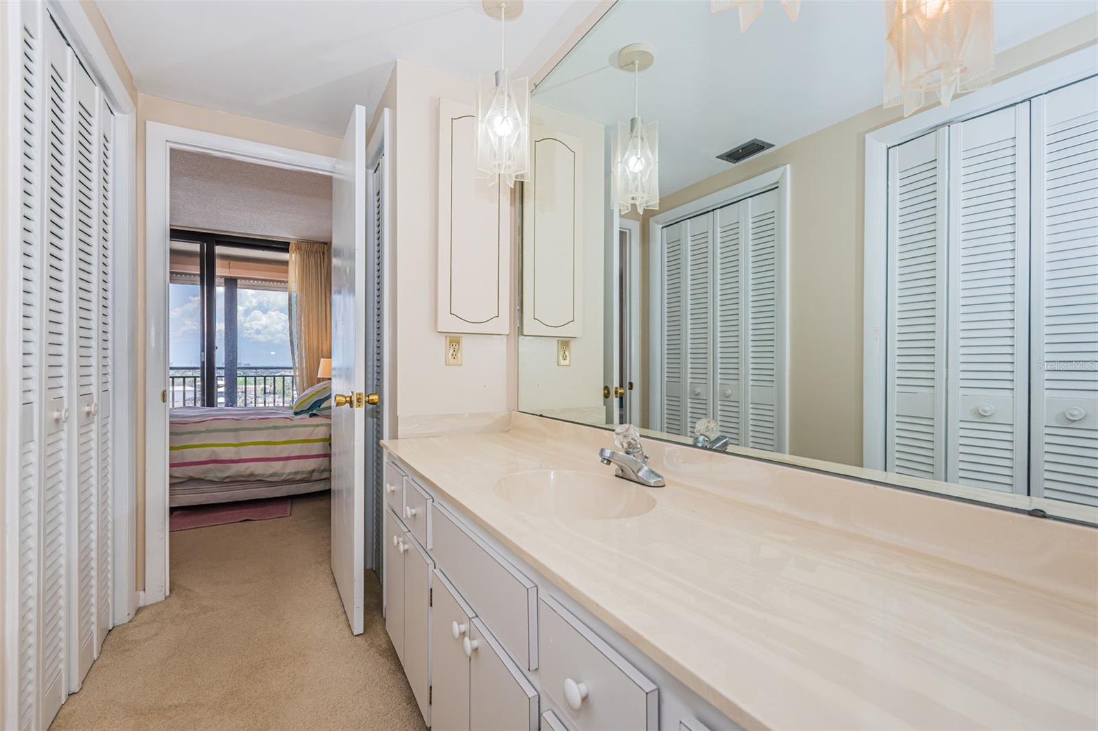 Image 17 of 39 For 3820 Gulf Boulevard 907