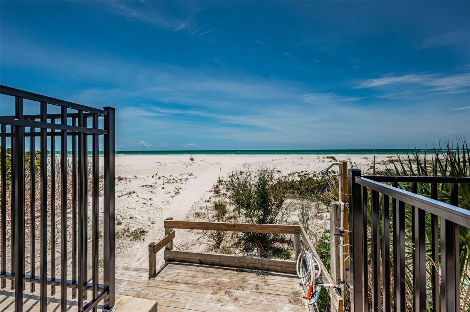 Image 33 of 39 For 3820 Gulf Boulevard 907