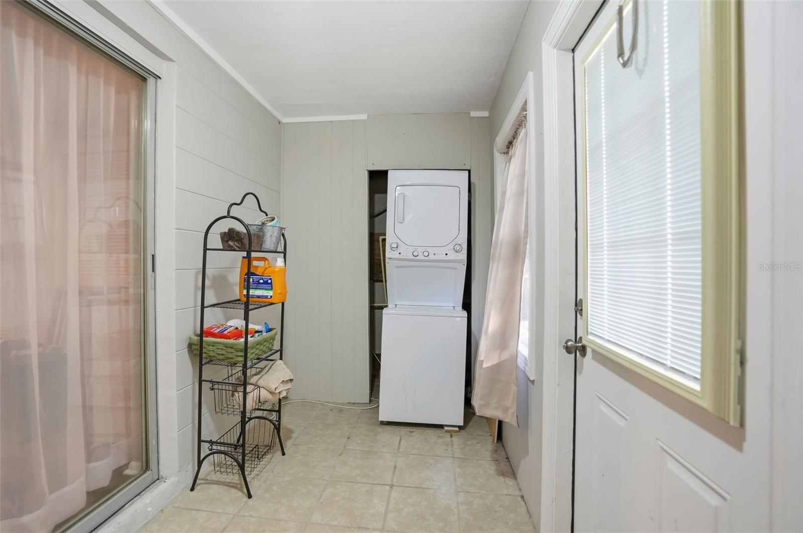 Image 18 of 19 For 4219 Sheldon Place 4219