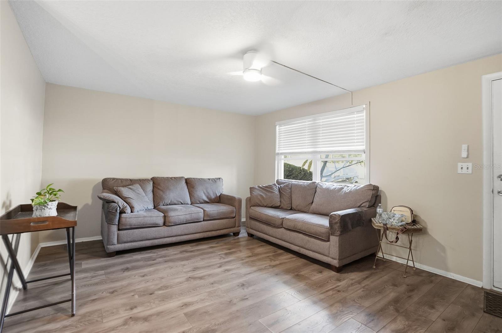 Image 4 of 19 For 4219 Sheldon Place 4219