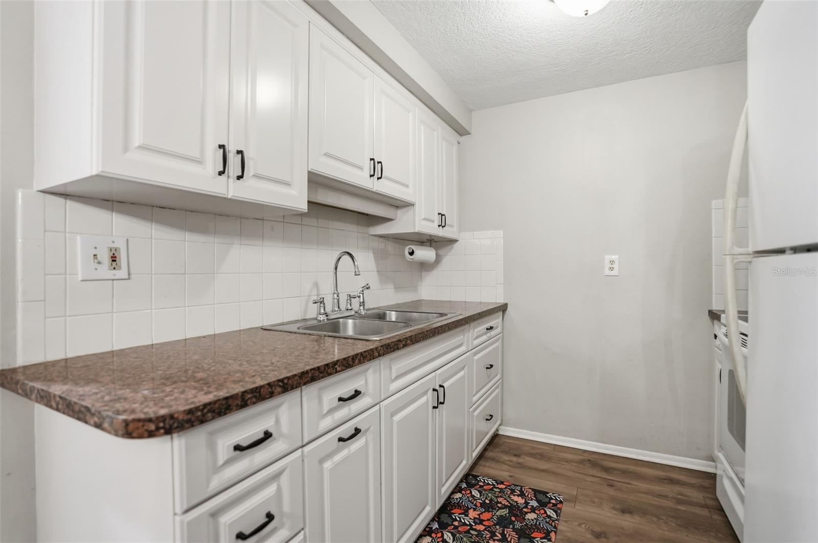 Image 9 of 19 For 4219 Sheldon Place 4219