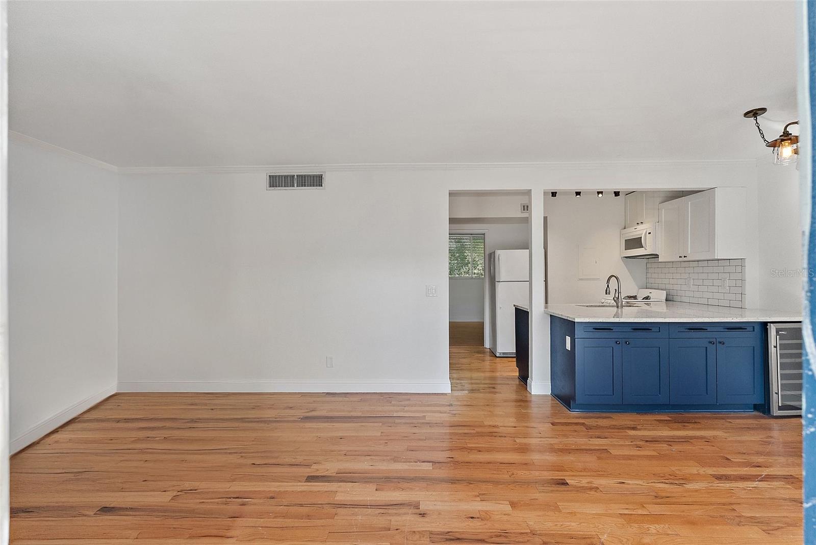 Image 11 of 30 For 1301 Howard Avenue C12