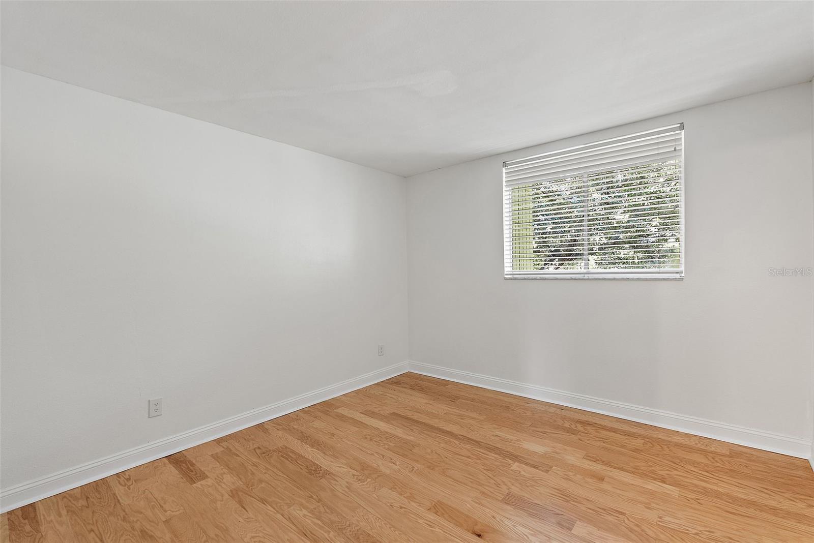 Image 18 of 30 For 1301 Howard Avenue C12