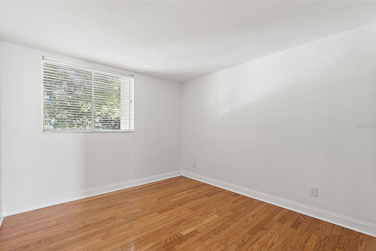 Image 20 of 30 For 1301 Howard Avenue C12