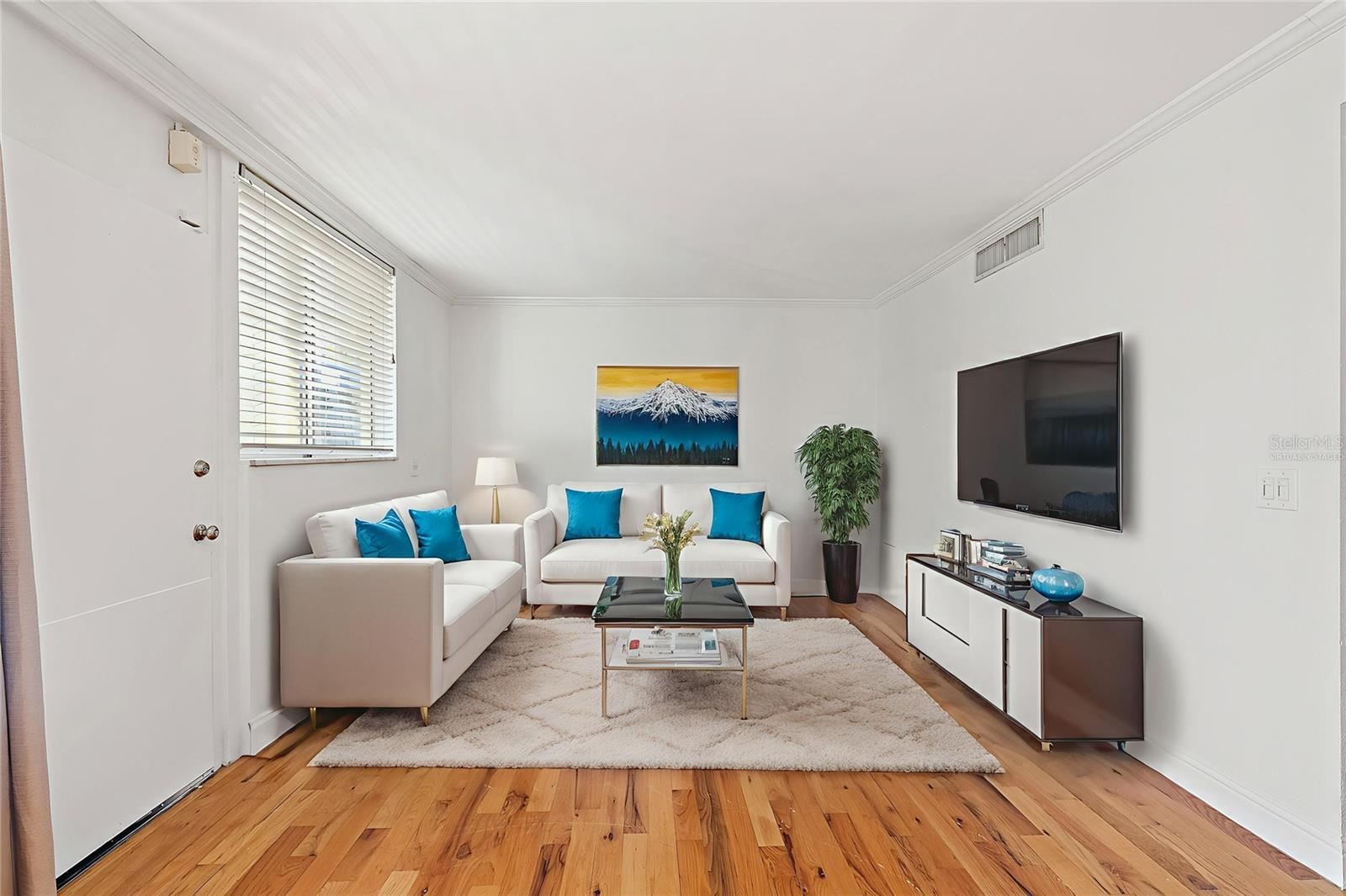 Image 3 of 30 For 1301 Howard Avenue C12