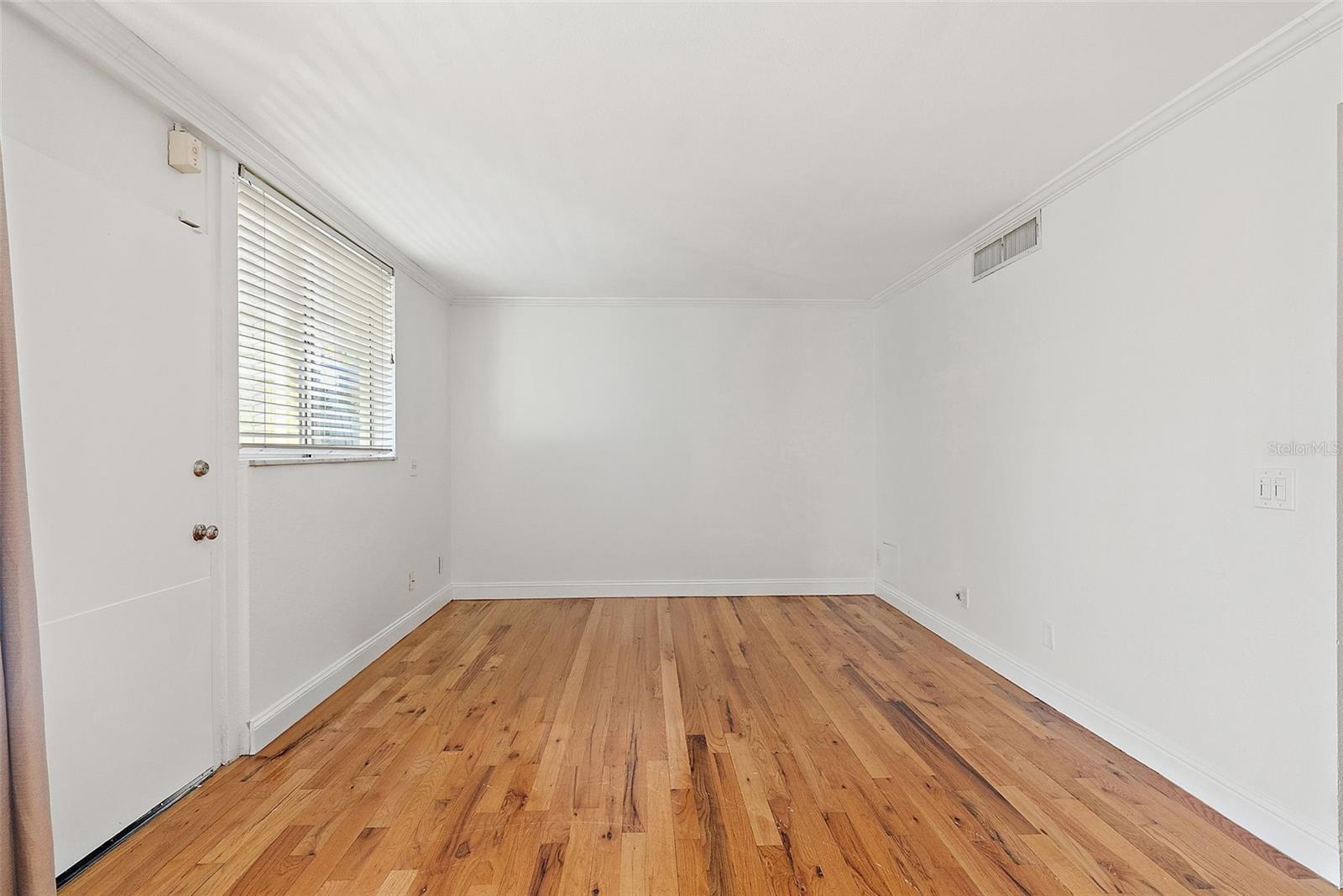 Image 9 of 30 For 1301 Howard Avenue C12