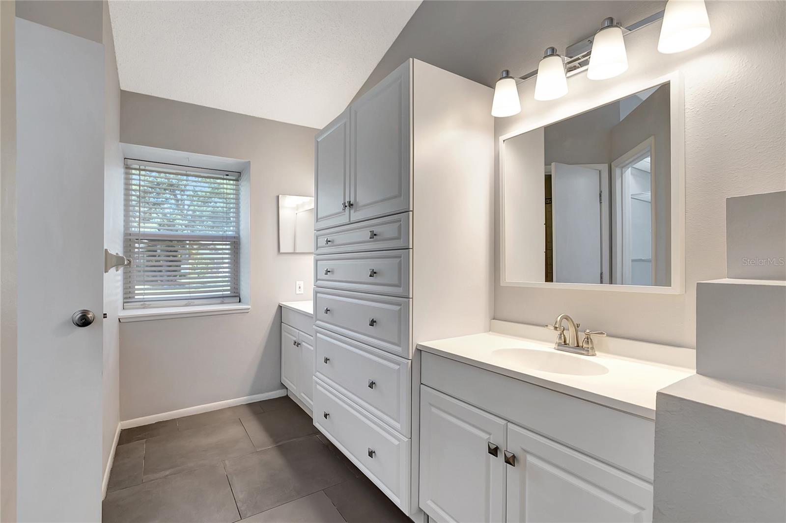 Image 17 of 28 For 2038 Bonnie Avenue