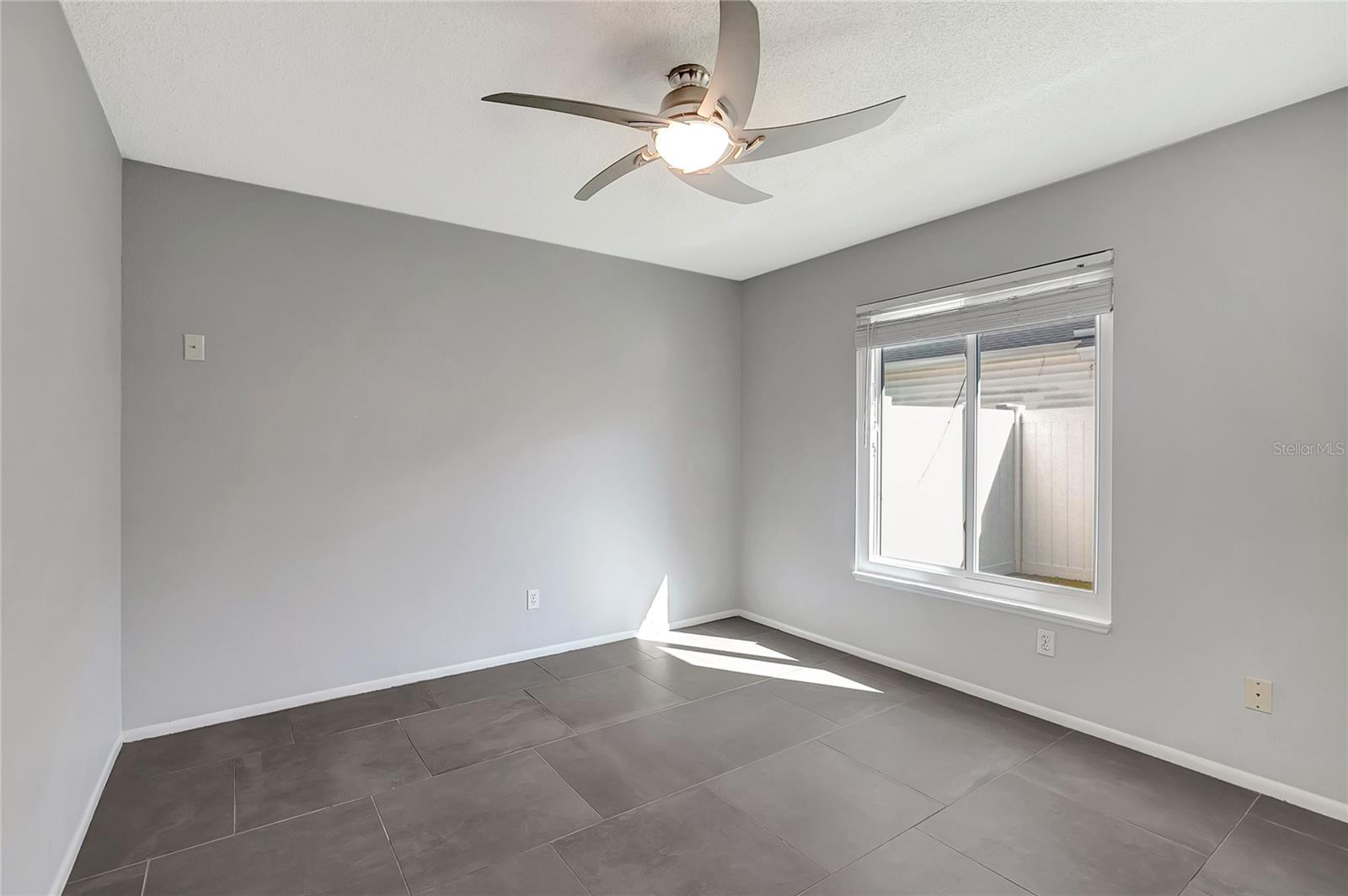 Image 21 of 28 For 2038 Bonnie Avenue