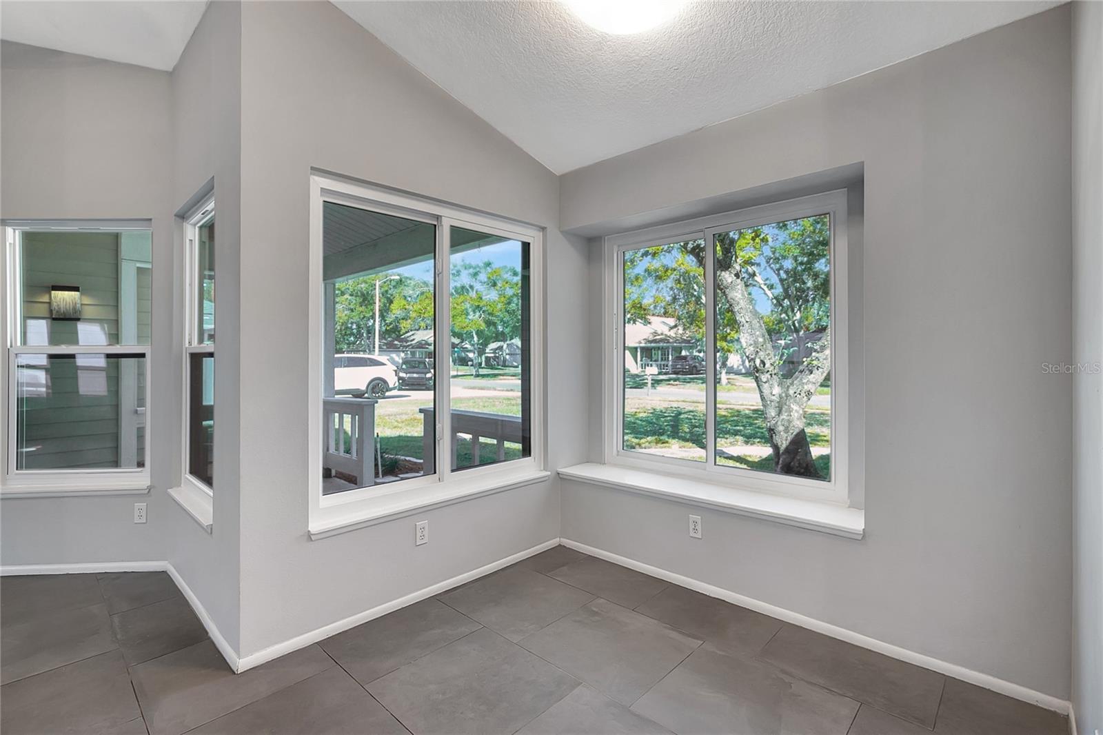 Image 6 of 28 For 2038 Bonnie Avenue