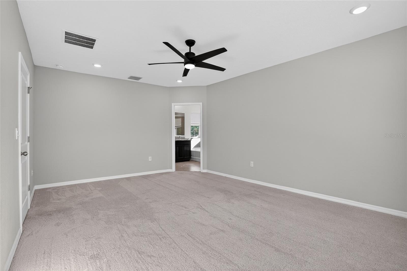 Image 21 of 43 For 35938 Morse Willow Court