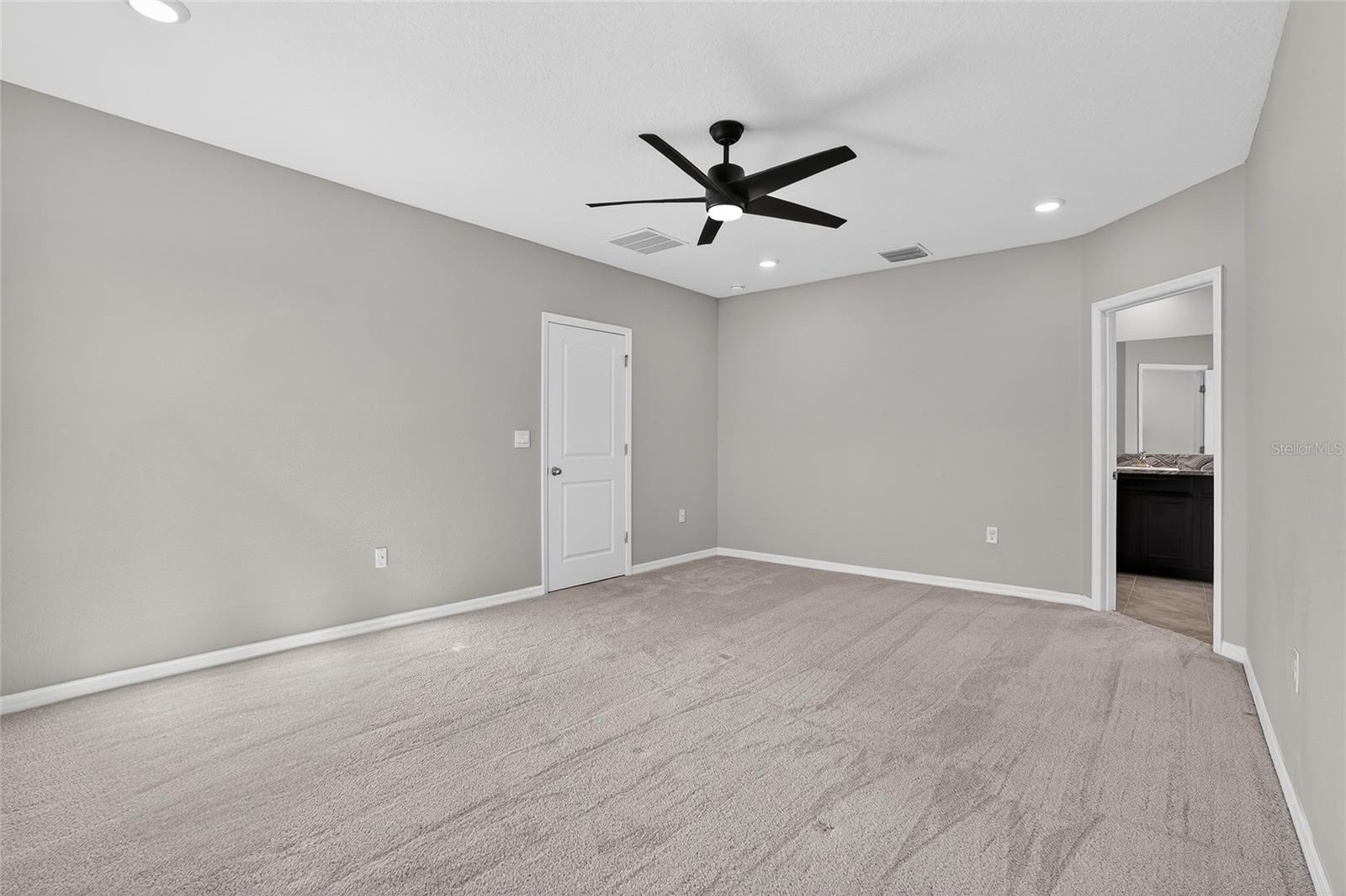 Image 22 of 43 For 35938 Morse Willow Court