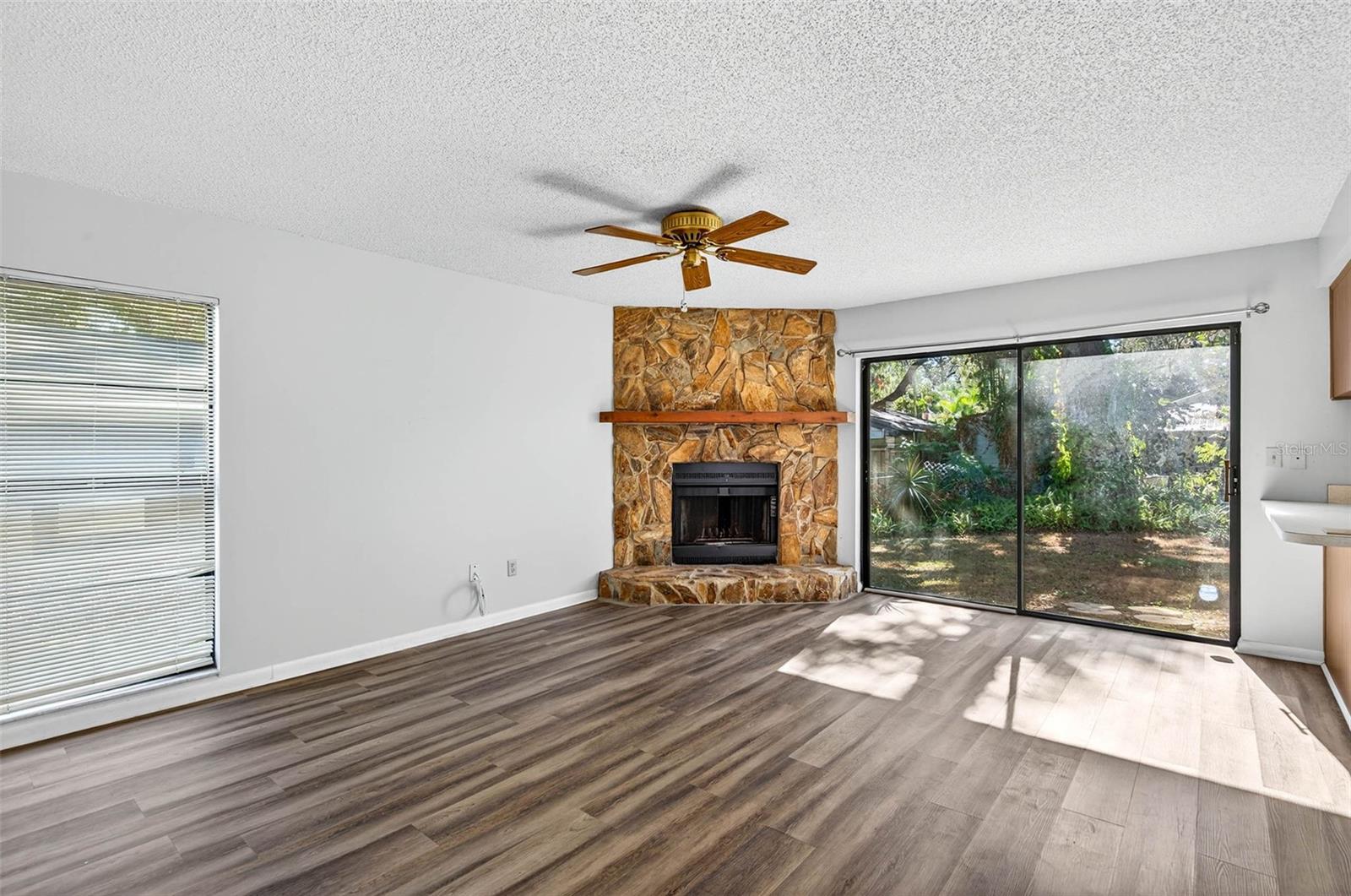 Image 11 of 33 For 5615 Mckay Avenue