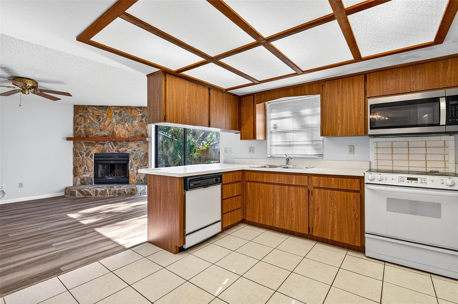 Image 16 of 33 For 5615 Mckay Avenue