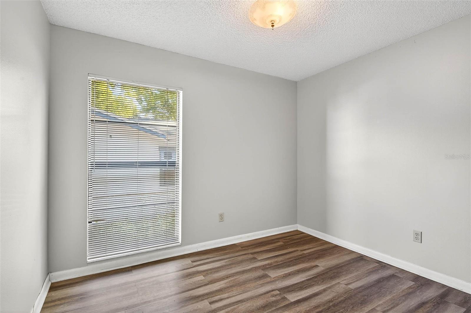 Image 20 of 33 For 5615 Mckay Avenue