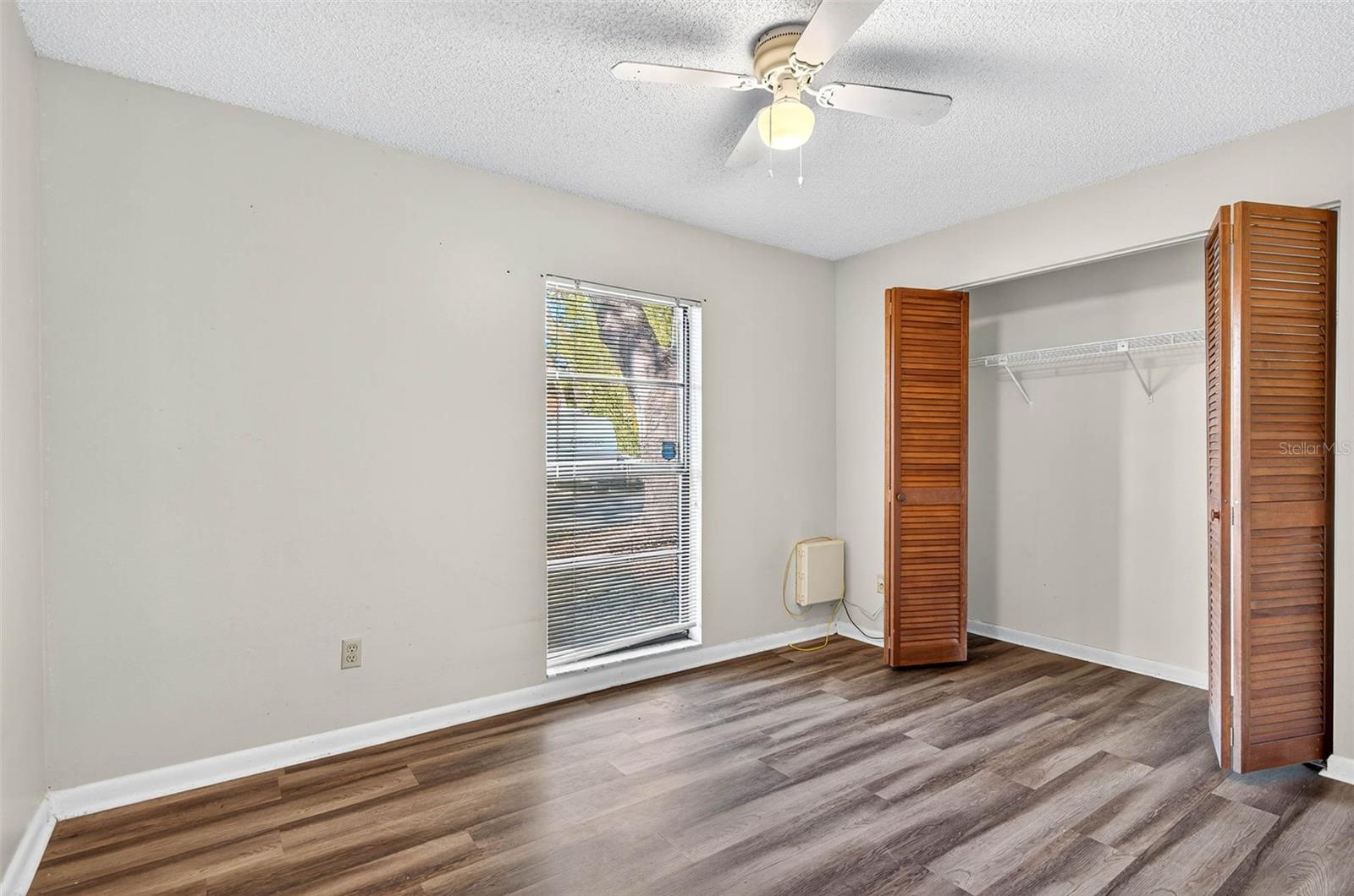 Image 21 of 33 For 5615 Mckay Avenue