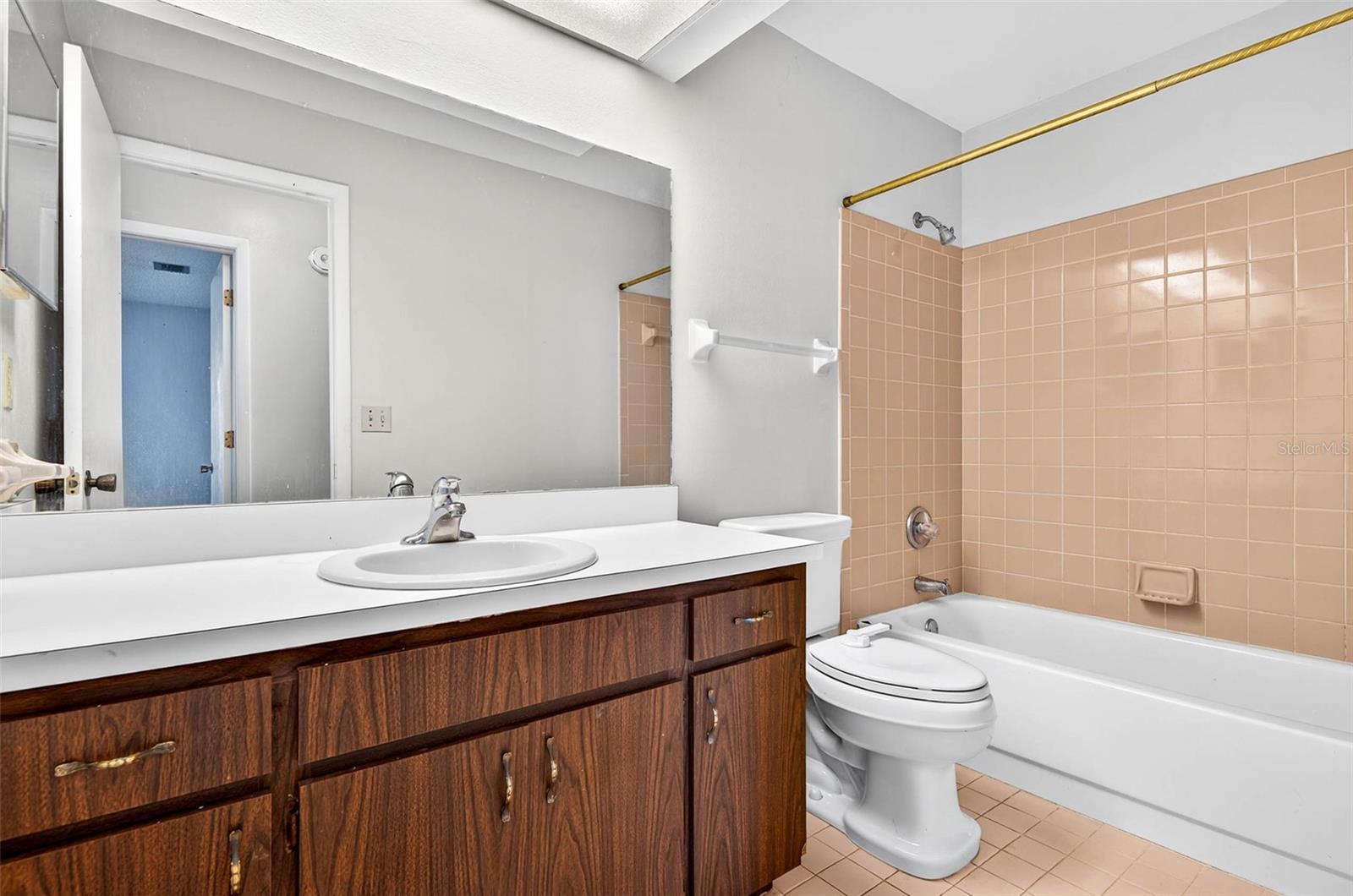 Image 22 of 33 For 5615 Mckay Avenue