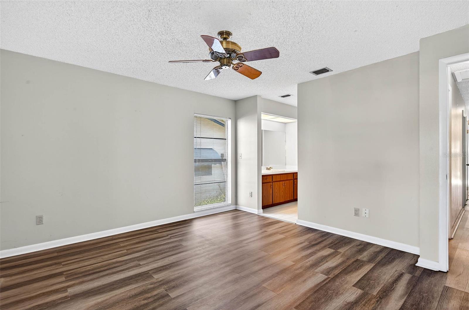 Image 24 of 33 For 5615 Mckay Avenue