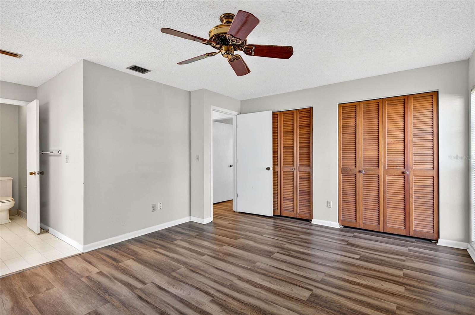 Image 25 of 33 For 5615 Mckay Avenue