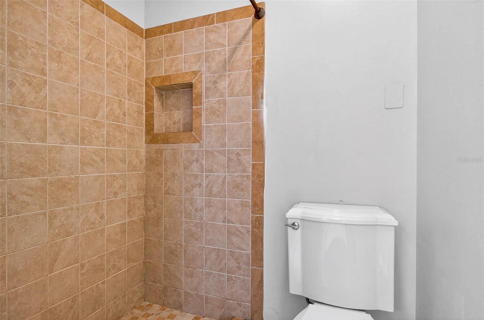 Image 27 of 33 For 5615 Mckay Avenue