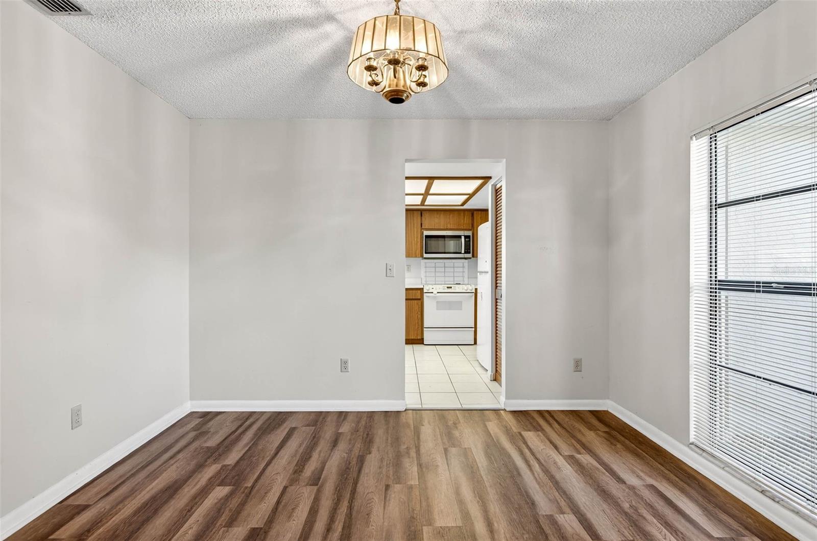 Image 4 of 33 For 5615 Mckay Avenue