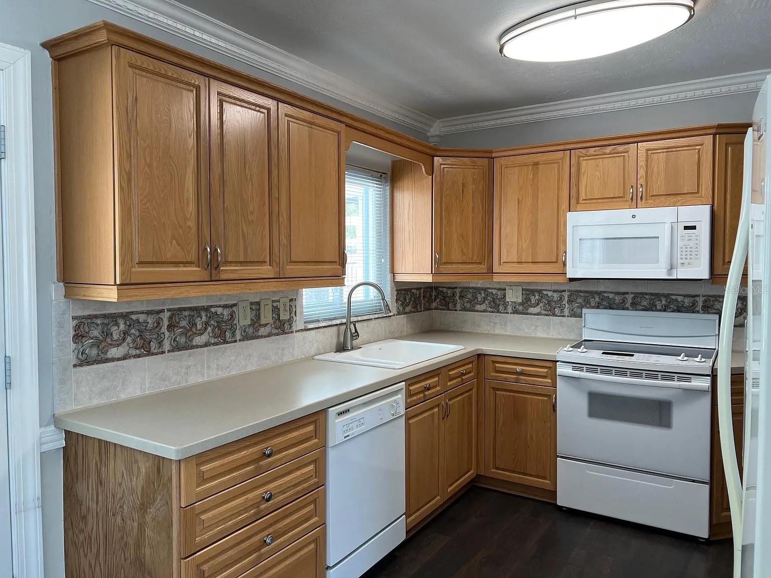 Image 9 of 19 For 6690 17th Street N