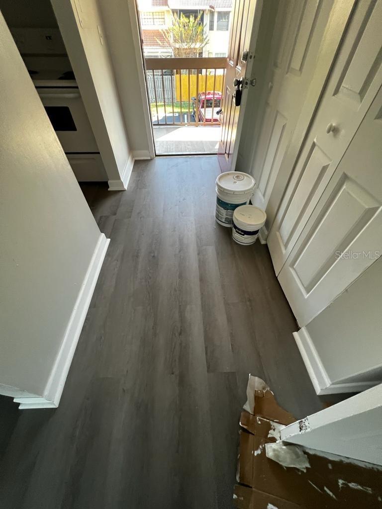 Image 8 of 11 For 6326 Newtown Circle 26a4