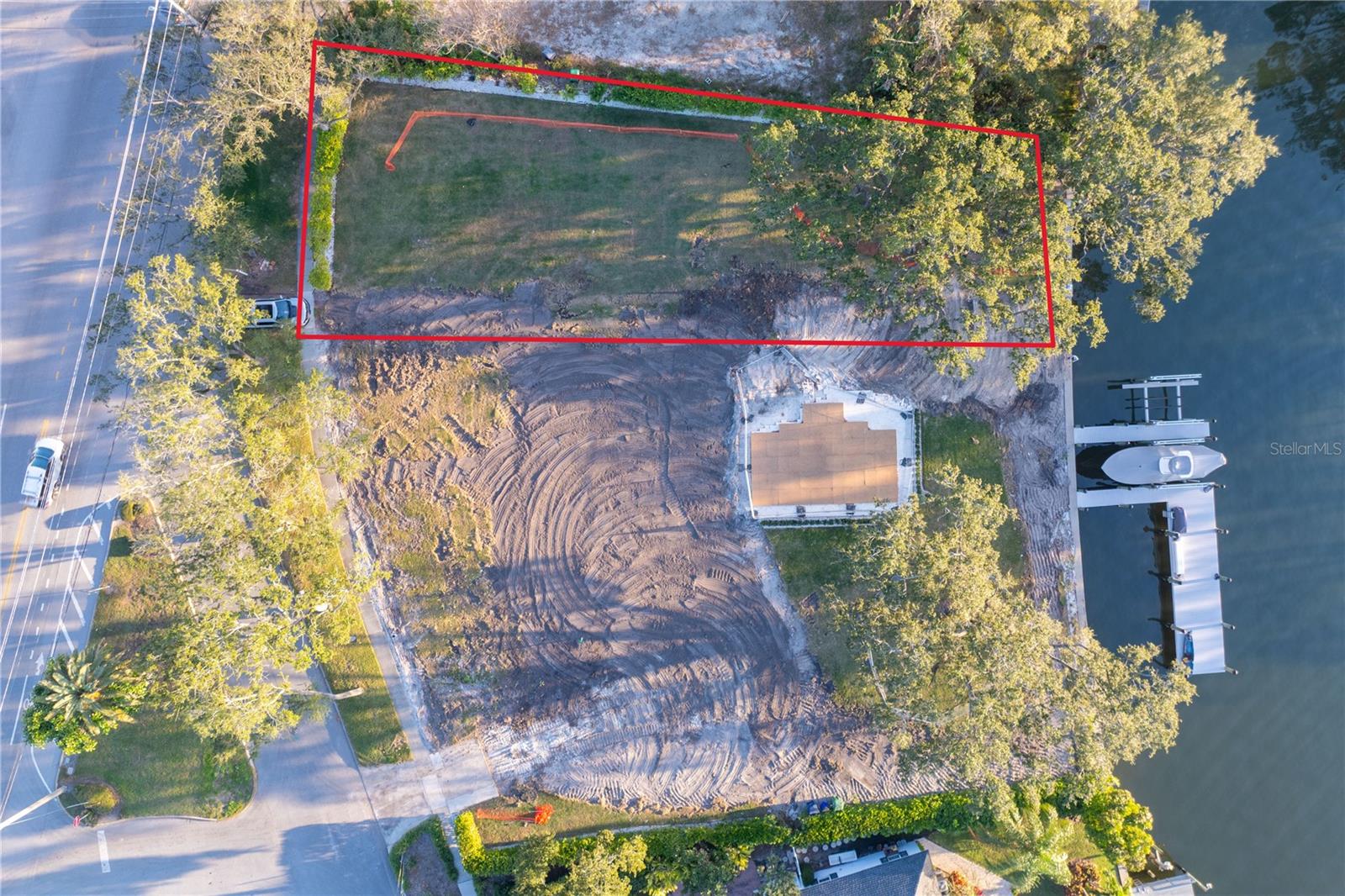 Listing photo id 8 for 418 Blanca Avenue