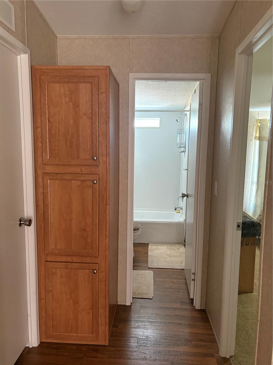 Listing photo id 13 for 10342 Shady Drive