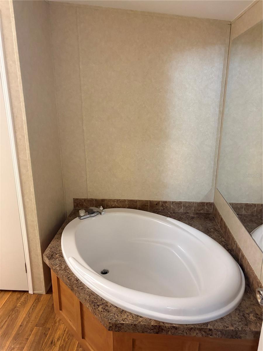 Listing photo id 21 for 10342 Shady Drive