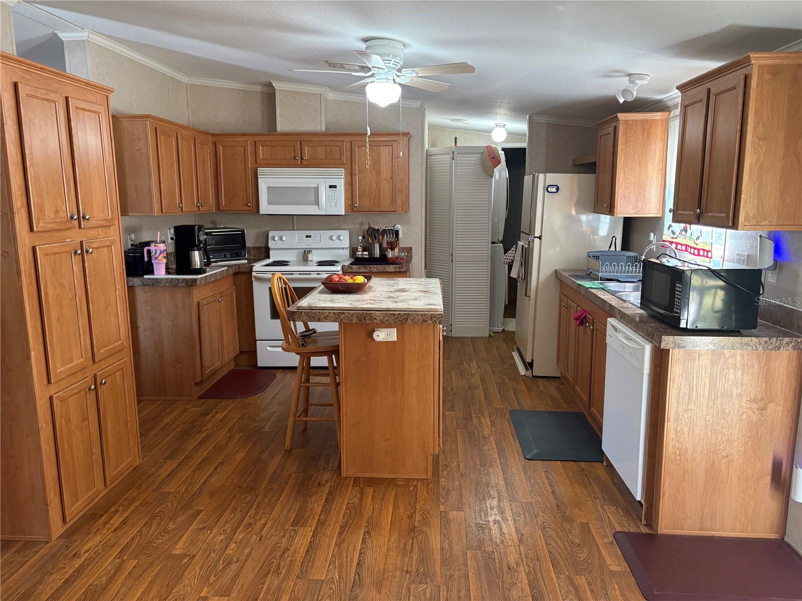 Listing photo id 3 for 10342 Shady Drive