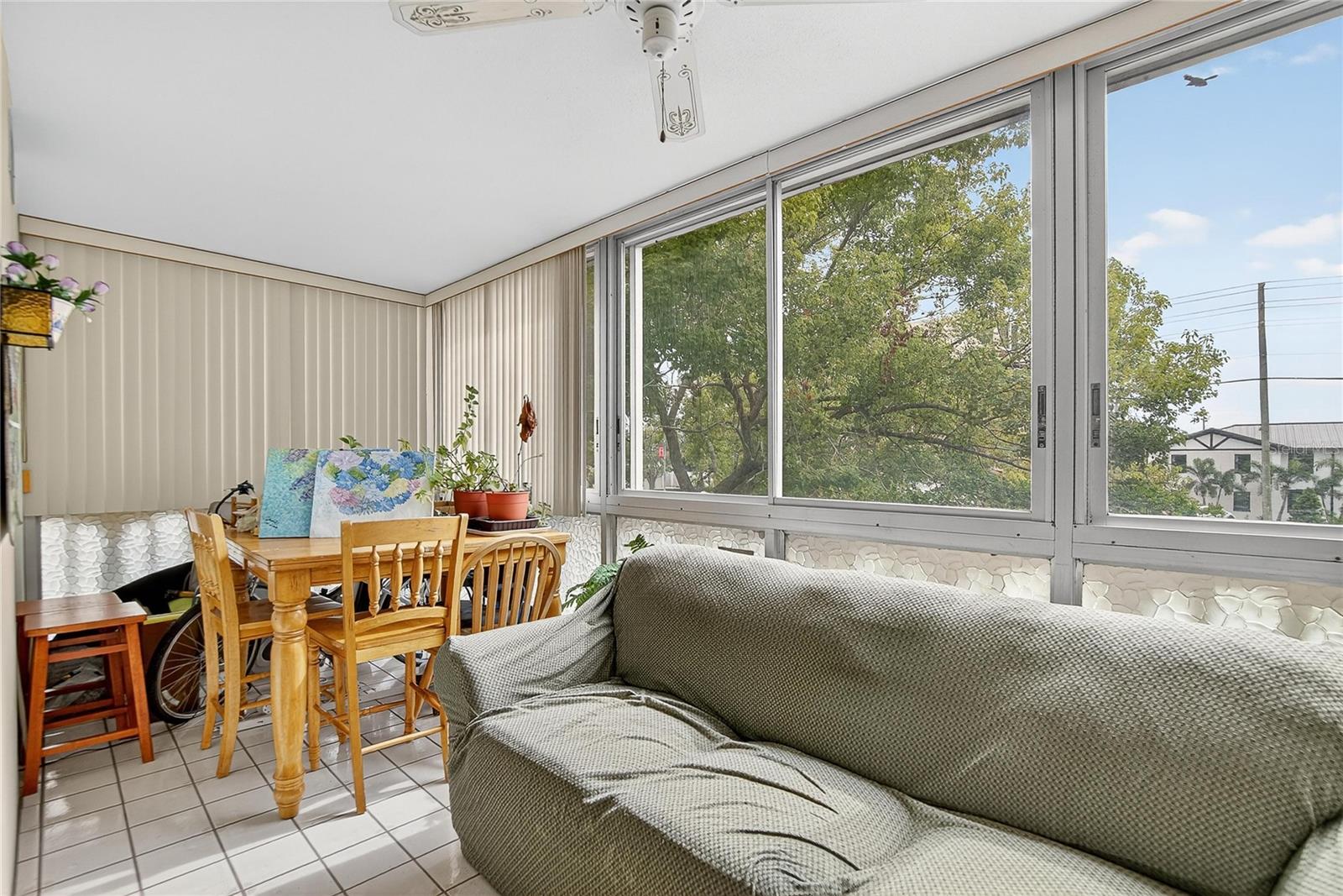 Image 21 of 45 For 131 Bluff View Drive 203