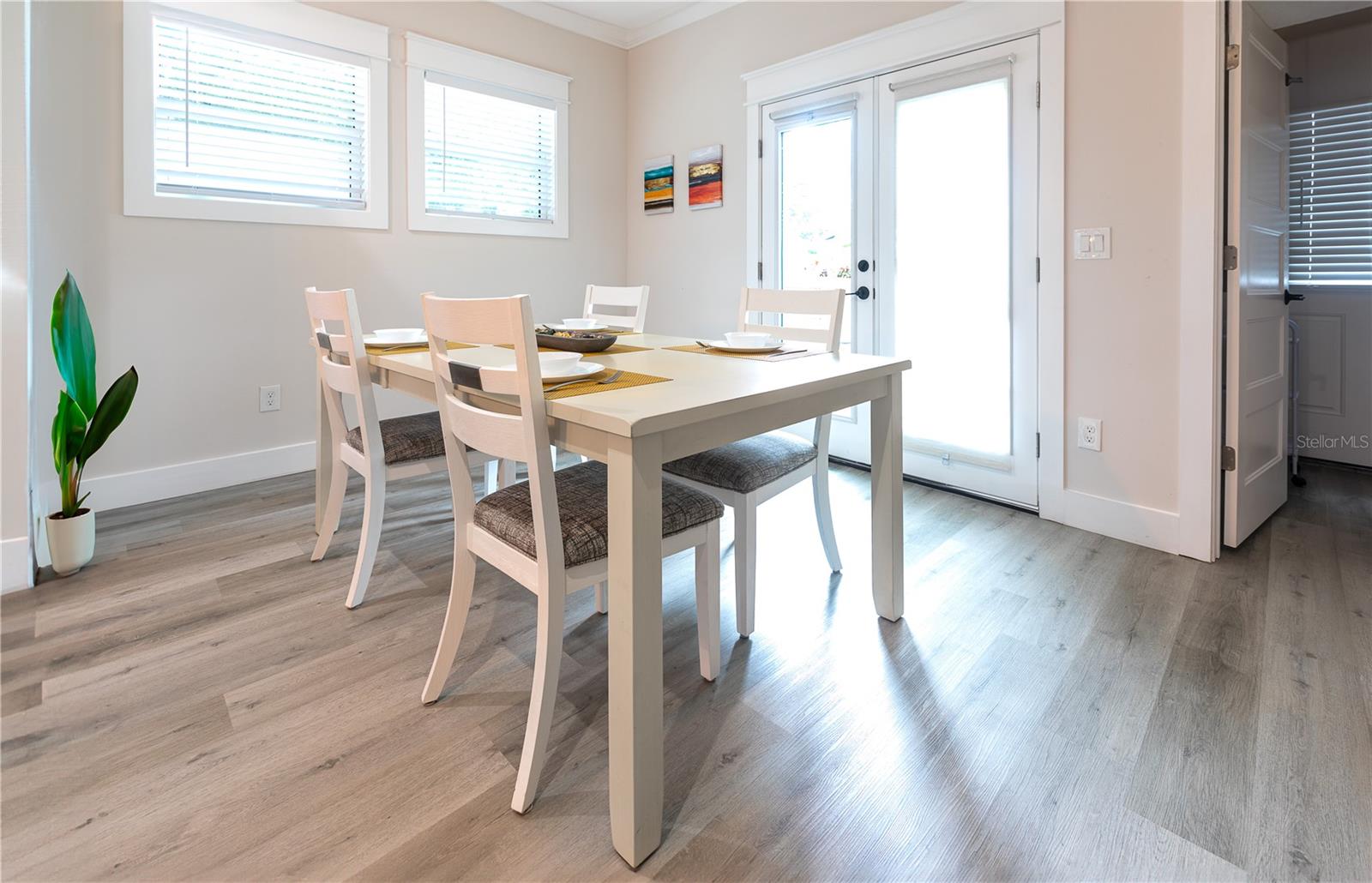 Image 11 of 25 For 507 Paris Street