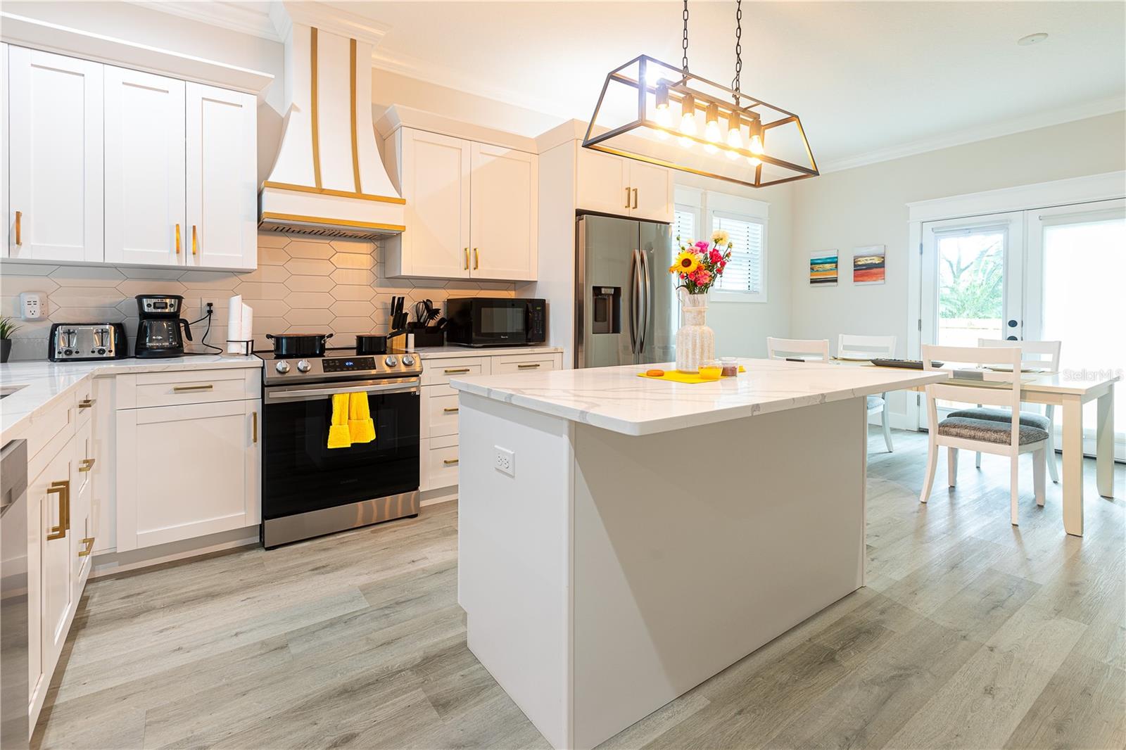 Image 7 of 25 For 507 Paris Street