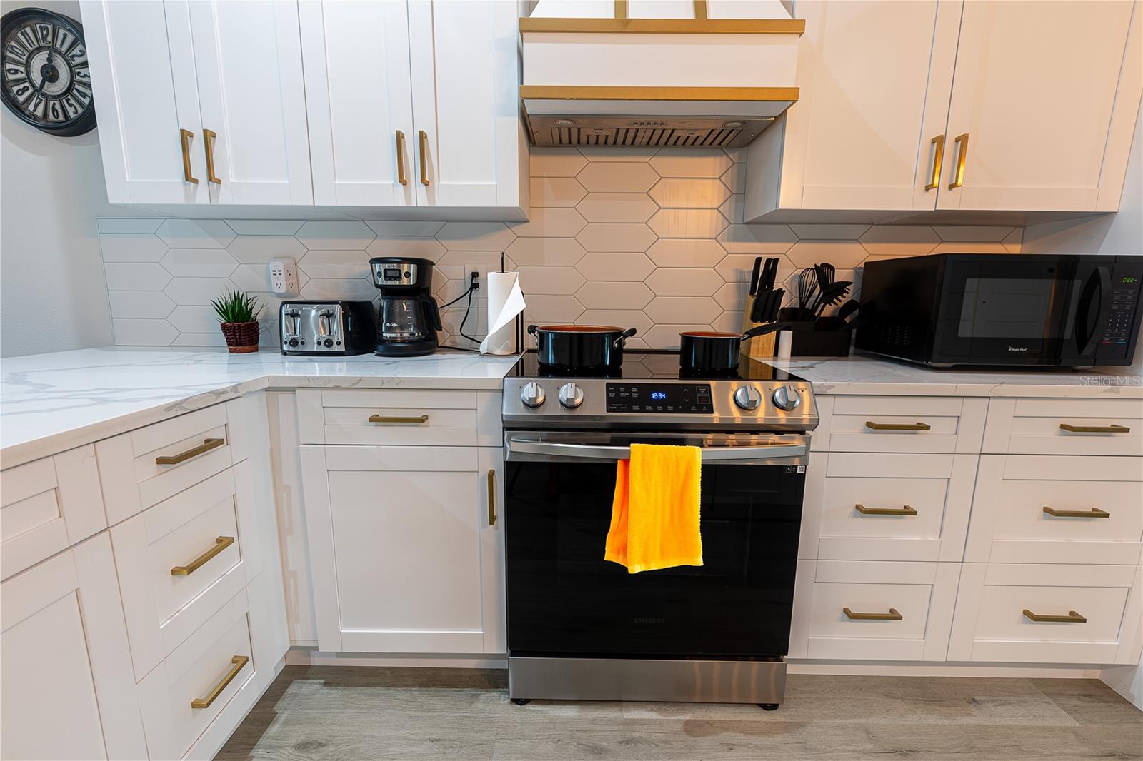 Image 9 of 25 For 507 Paris Street