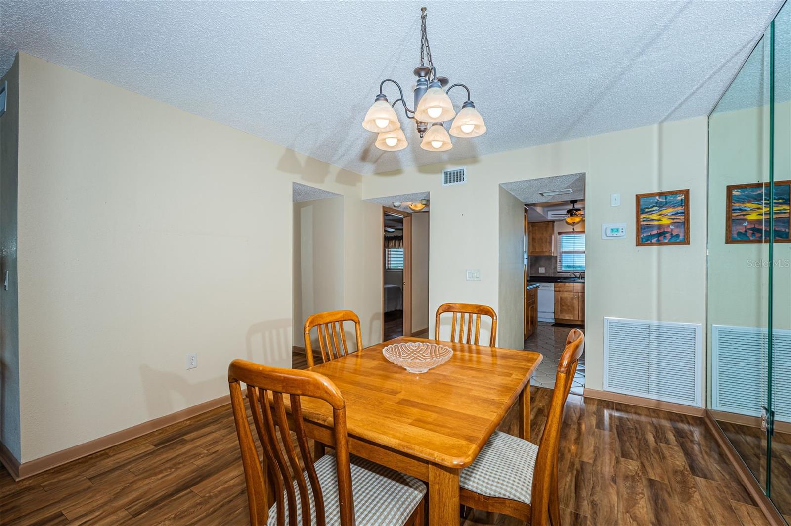 Image 20 of 82 For 6020 Shore Boulevard S 1009