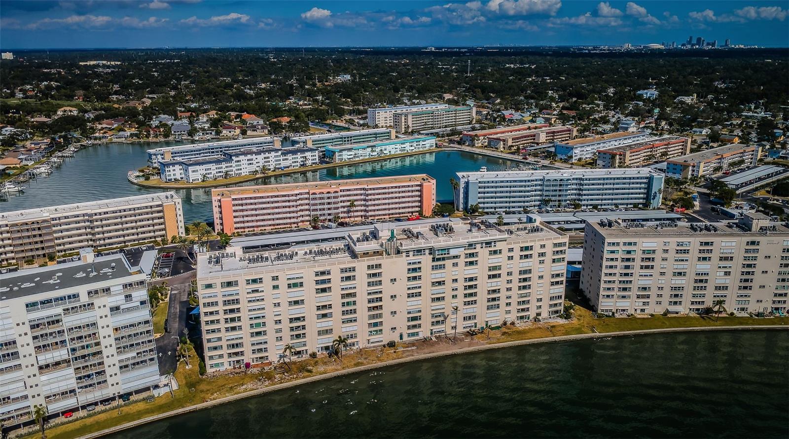 Image 3 of 82 For 6020 Shore Boulevard S 1009