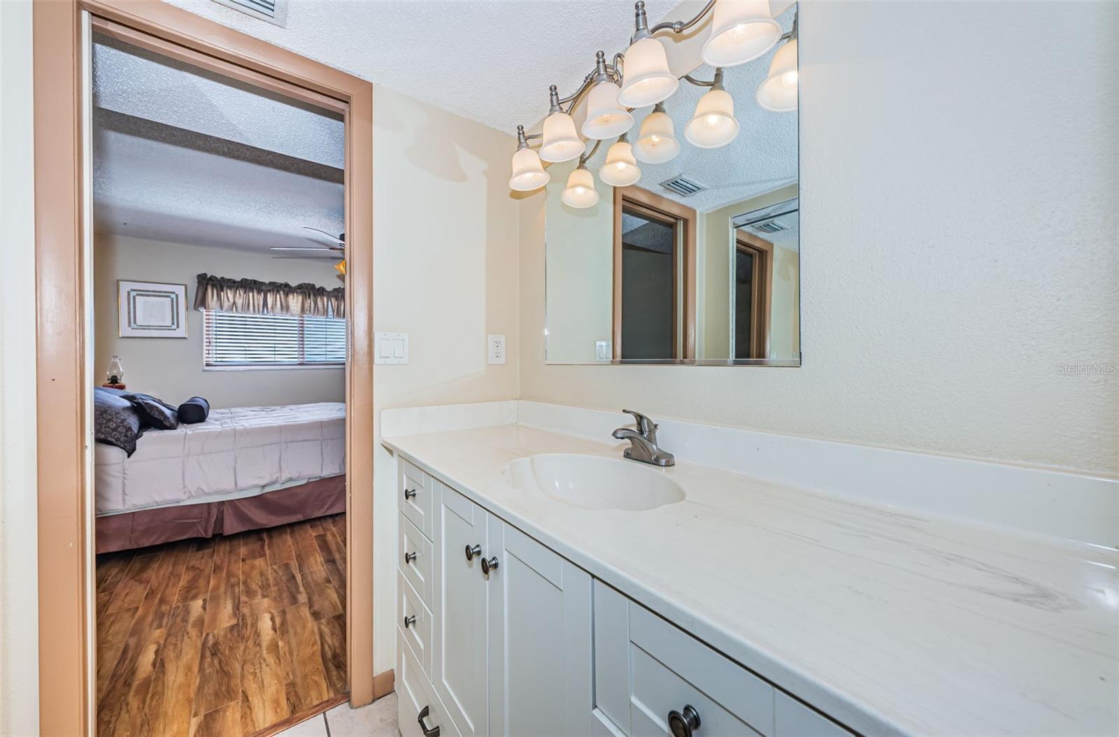 Image 32 of 82 For 6020 Shore Boulevard S 1009