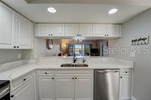 Image 22 of 62 For 6425 Shoreline Drive 10105