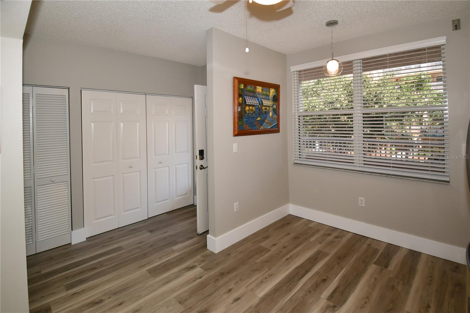 Image 26 of 62 For 6425 Shoreline Drive 10105