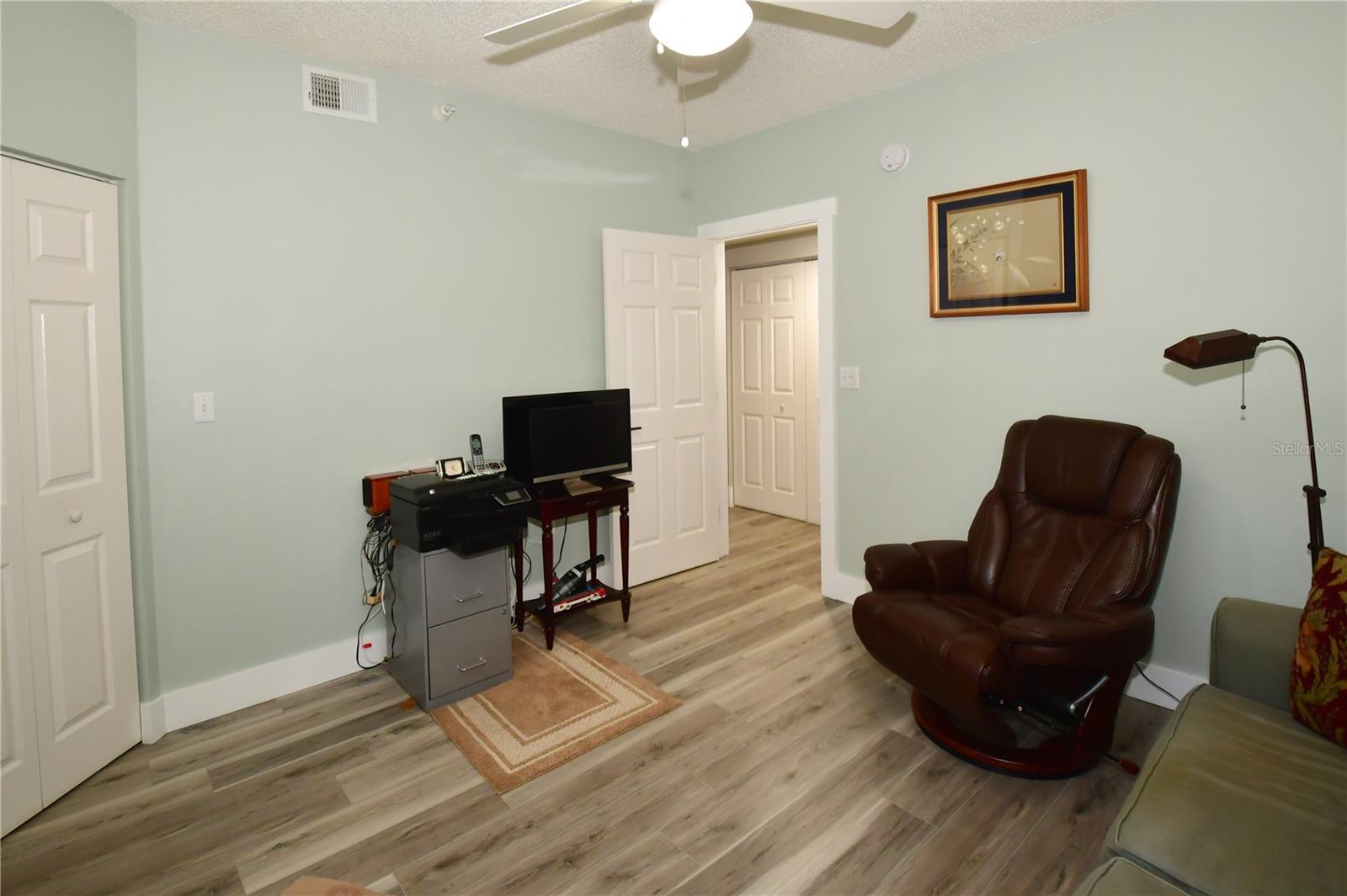 Image 36 of 62 For 6425 Shoreline Drive 10105