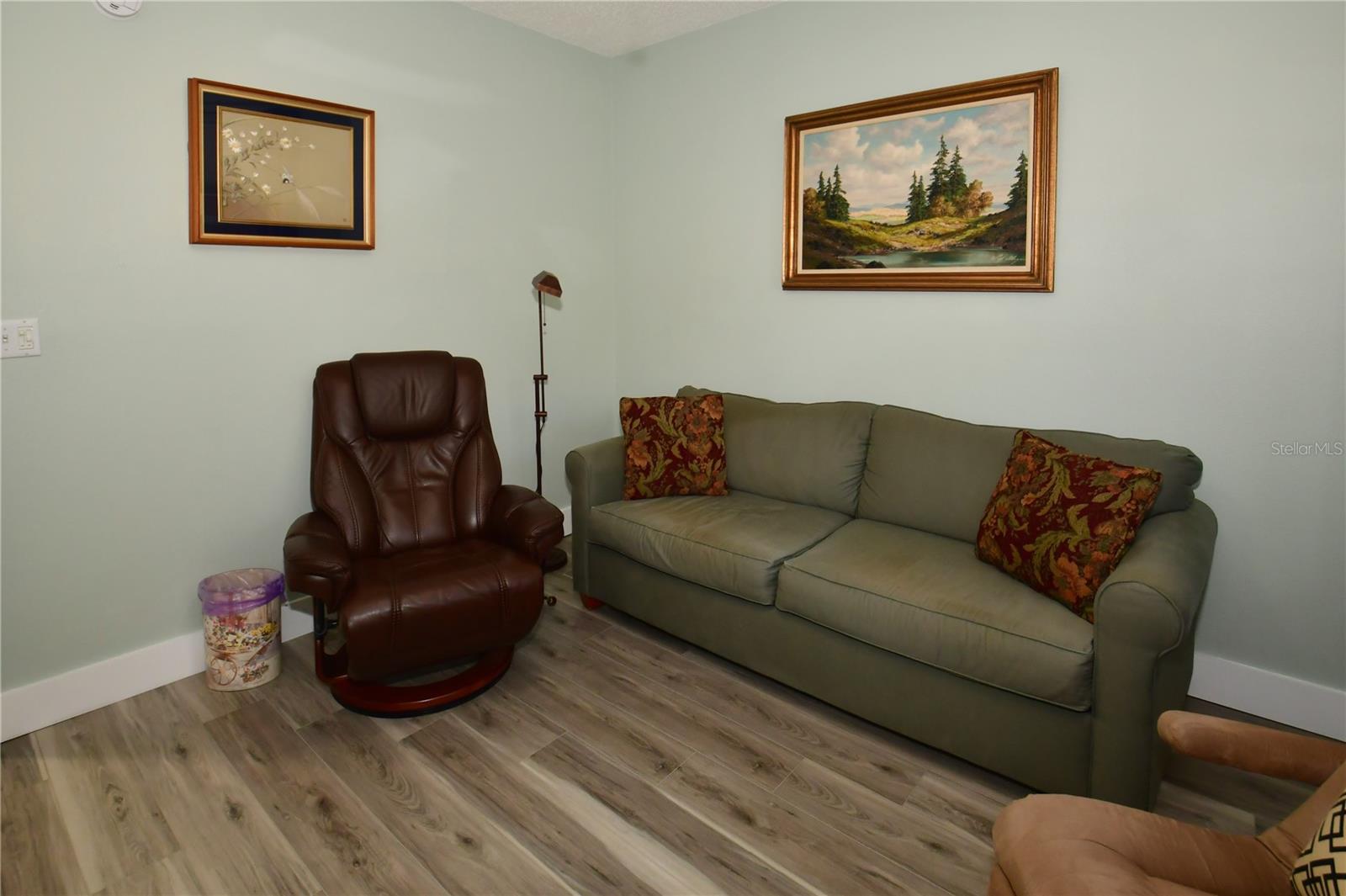 Image 37 of 62 For 6425 Shoreline Drive 10105