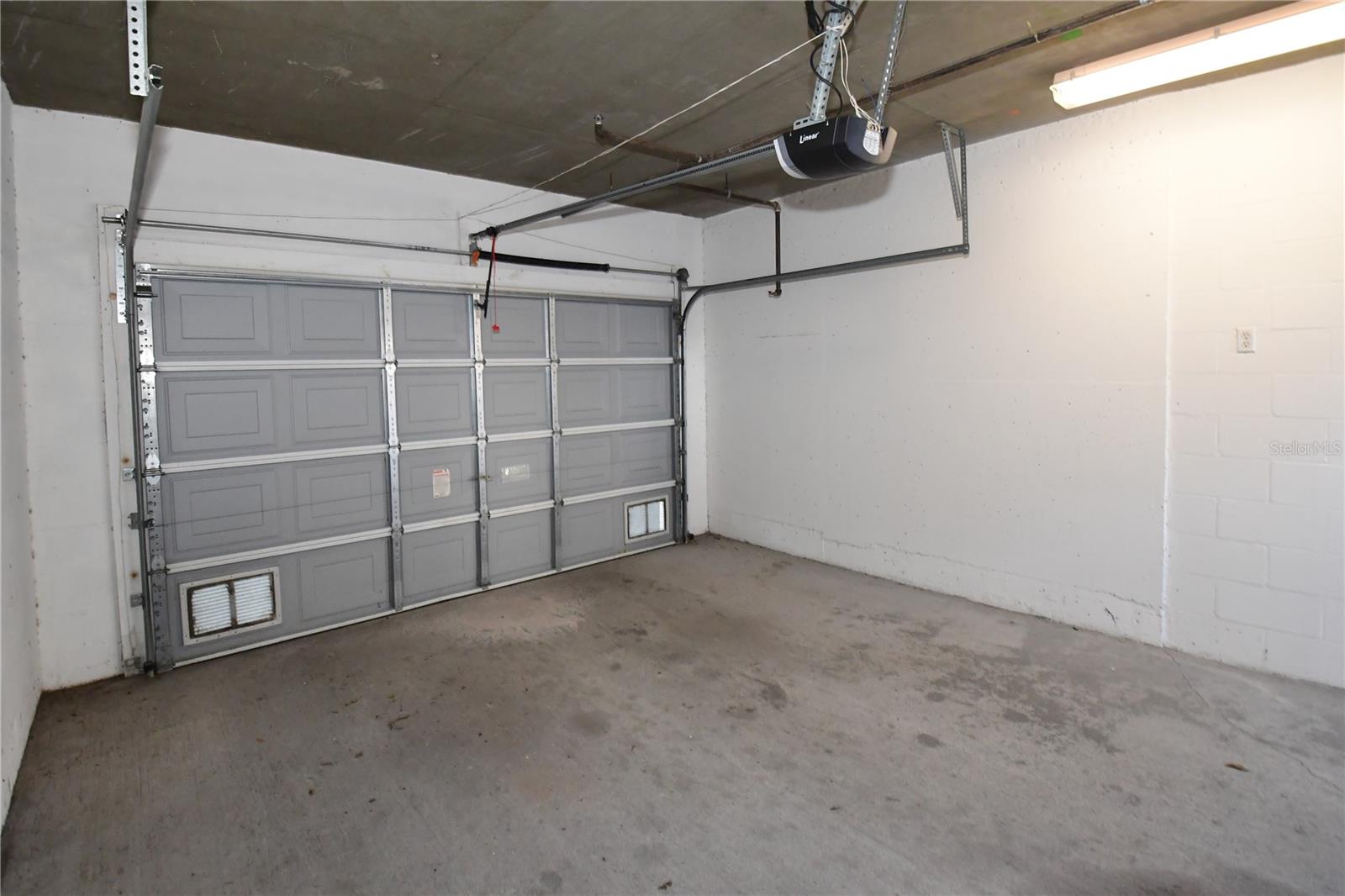 Image 41 of 62 For 6425 Shoreline Drive 10105